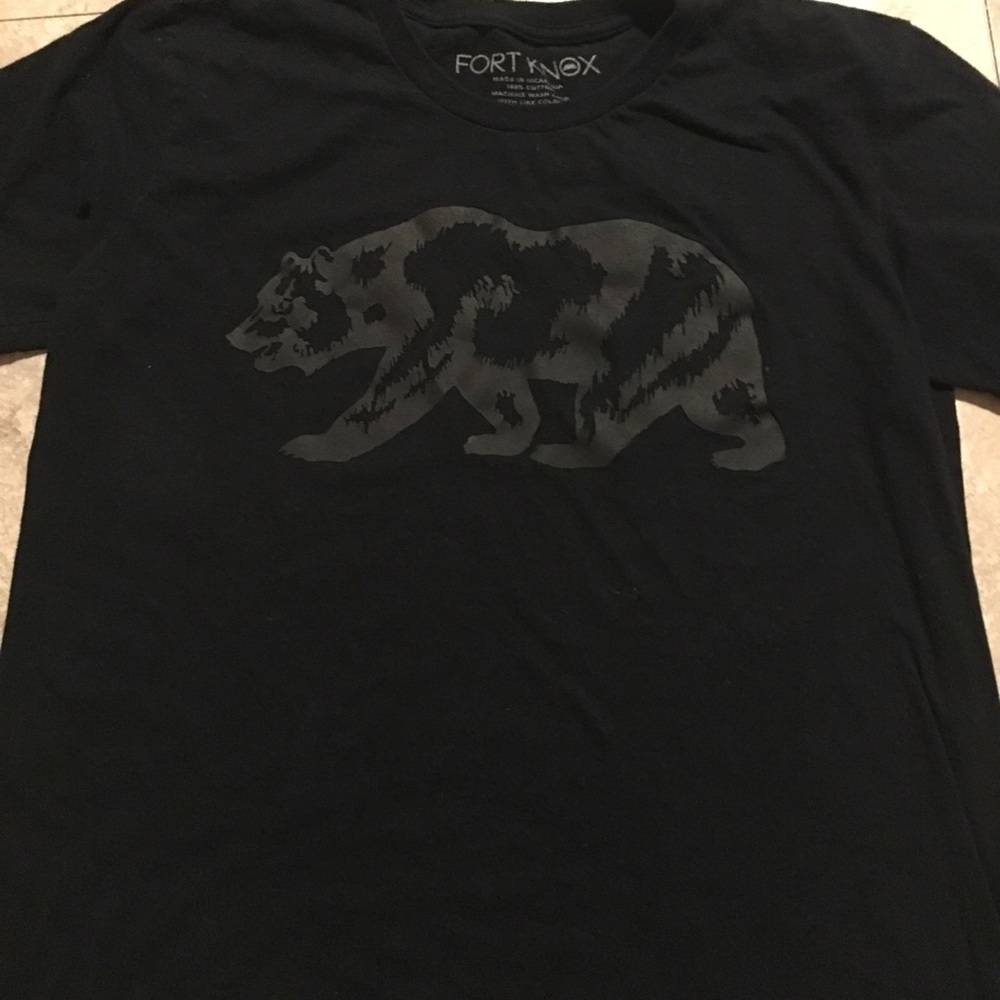 Fort Knox size large bear shirt